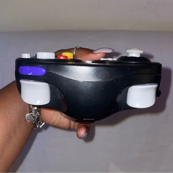 Game  Controller - Black - Picture 4 of 4